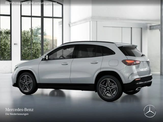 Mercedes-Benz GLA 180 AMG Line