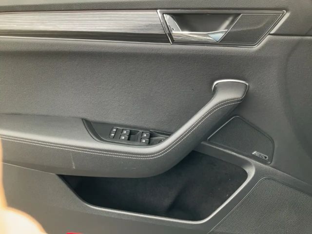 Skoda Superb 2.0 TDI Combi Style Style