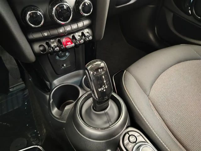 MINI Cooper 1.5A Cooper DCT Camden Edition  Navi / Led / PDC