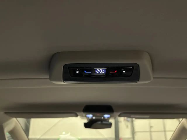 Volkswagen Multivan Style T7