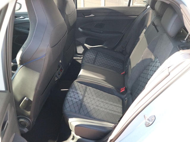 Volkswagen Golf DSG R-Line