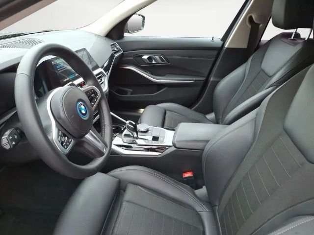 BMW 330 330e Sport Line Touring