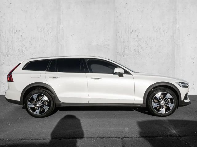 Volvo V60 Cross Country AWD Plus