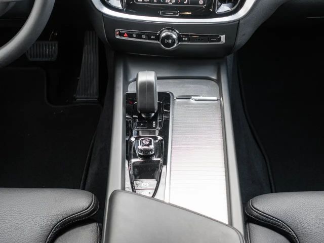 Volvo V60 Cross Country AWD Plus