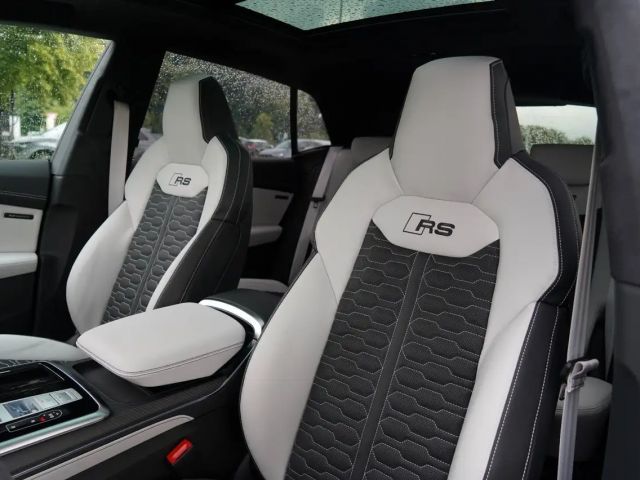 Audi RS Q8 PERF. FULL EXCLUSIVE/OPTION CARBON UPE:222K