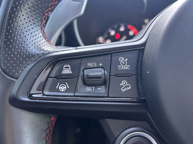 Alfa Romeo Stelvio AT8 Q4