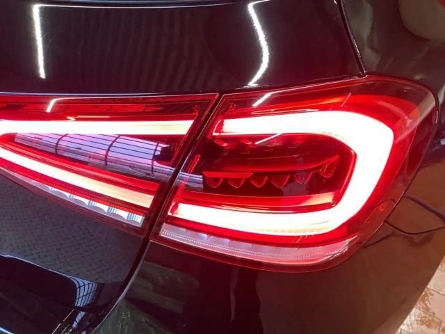 Mercedes-Benz A 250 A 250 e