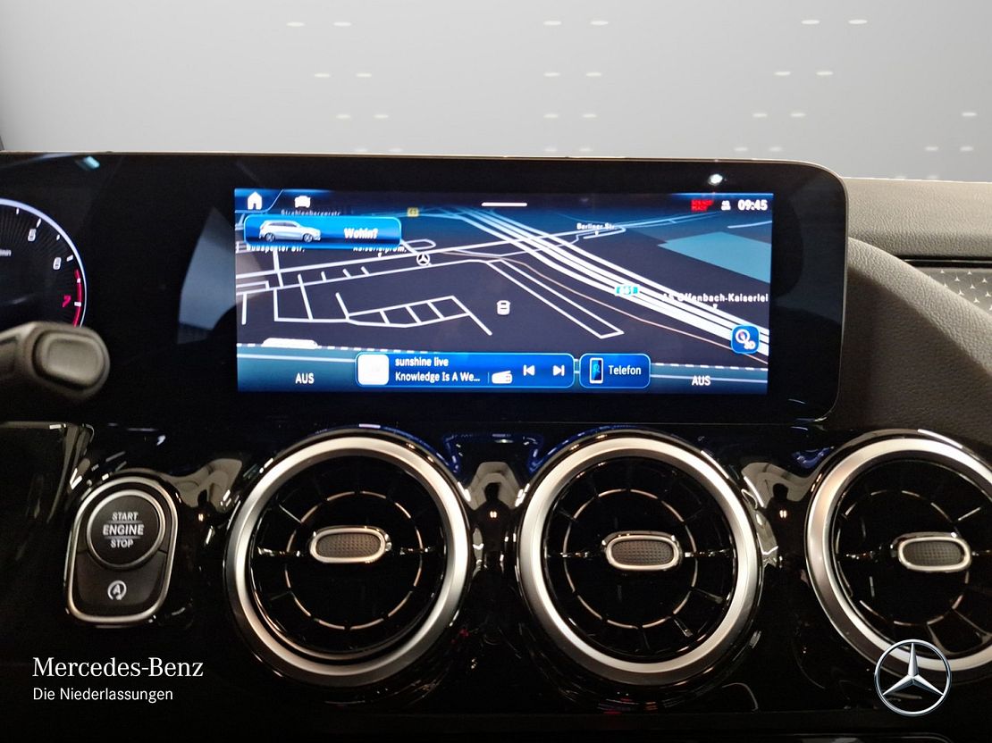 Mercedes-Benz B 220 4MATIC Sedan