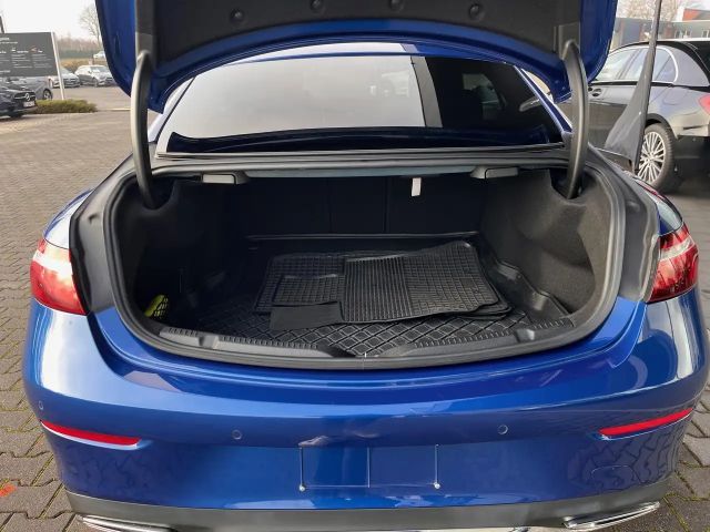 Mercedes-Benz E 220 AMG Line Coupé E 220 d