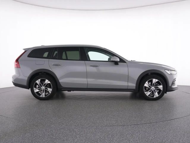 Volvo V60 Cross Country AWD Plus