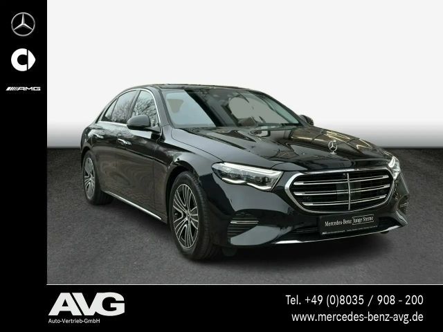 Mercedes-Benz E 200 EXCLUSIVE Premium Sedan
