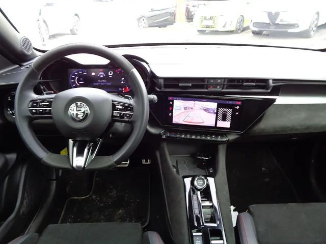 Alfa Romeo Junior Ibrida