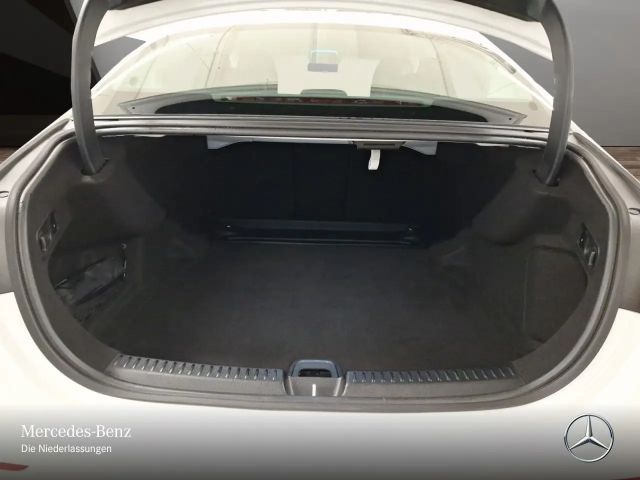 Mercedes-Benz E 200 AVANTGARDE Sedan