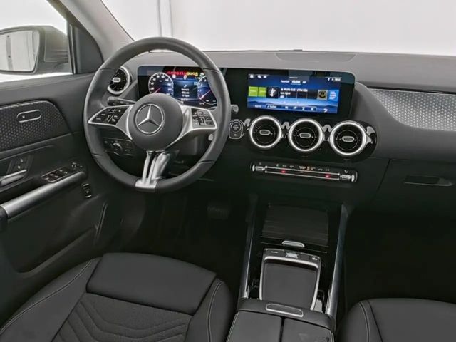 Mercedes-Benz GLA 180 GLA 180 AHK*VOLL-DIGGI-DISPLAY*VERKEHRSZEICHENAS