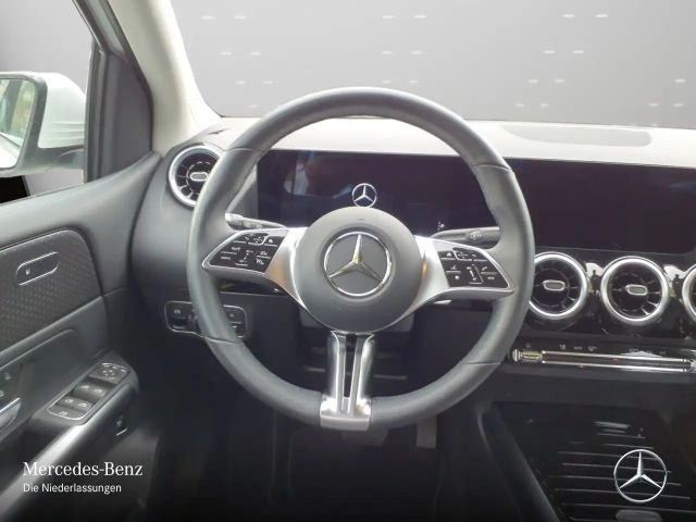 Mercedes-Benz B 200 Progressive Sedan