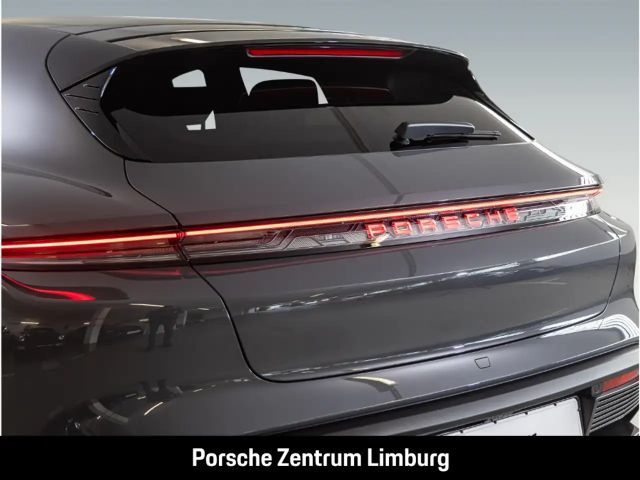 Porsche Taycan 4 Cross Turismo