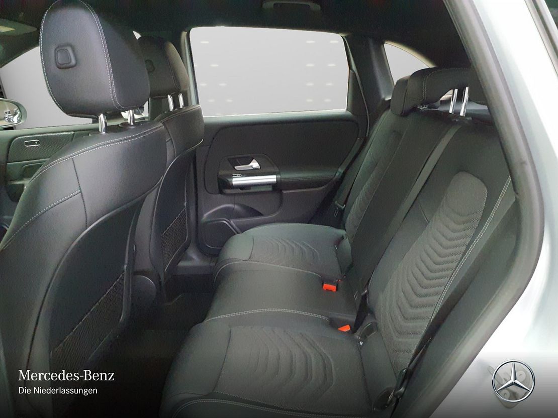 Mercedes-Benz B 180 Sedan