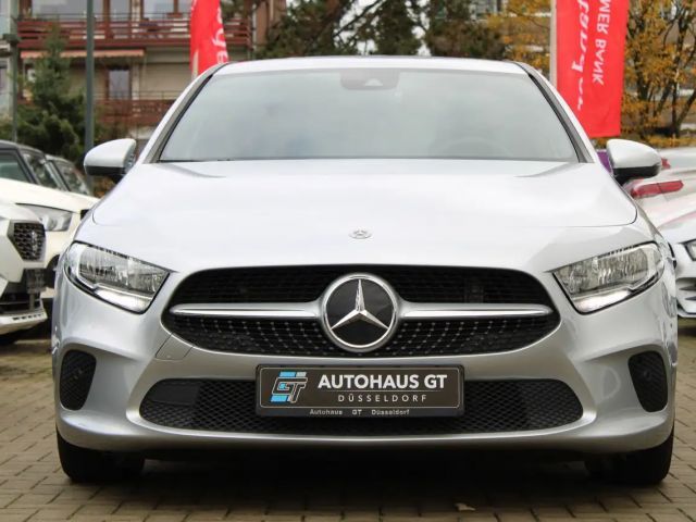 Mercedes-Benz A 180 A 180 d