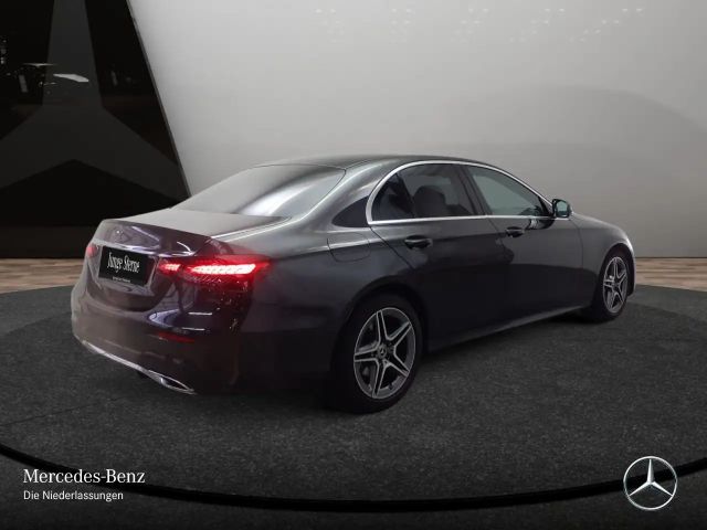 Mercedes-Benz E 300 AMG Line Sedan