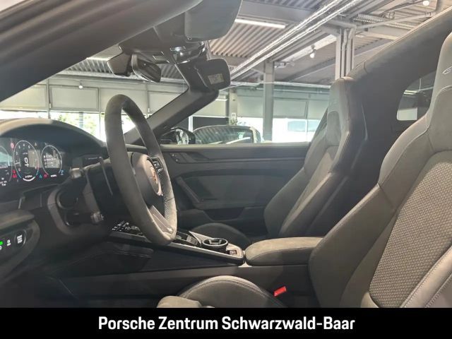 Porsche 992 4 Coupé GTS Targa