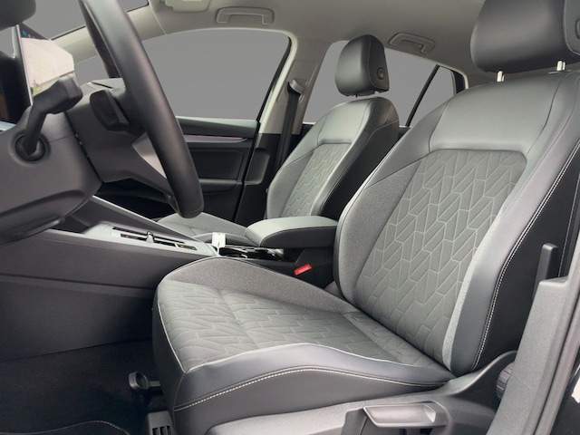 Volkswagen Golf 1.5 eTSI DSG Golf VIII