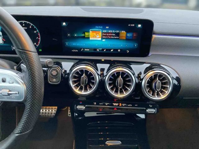 Mercedes-Benz CLA 180 AMG Line Shooting Brake