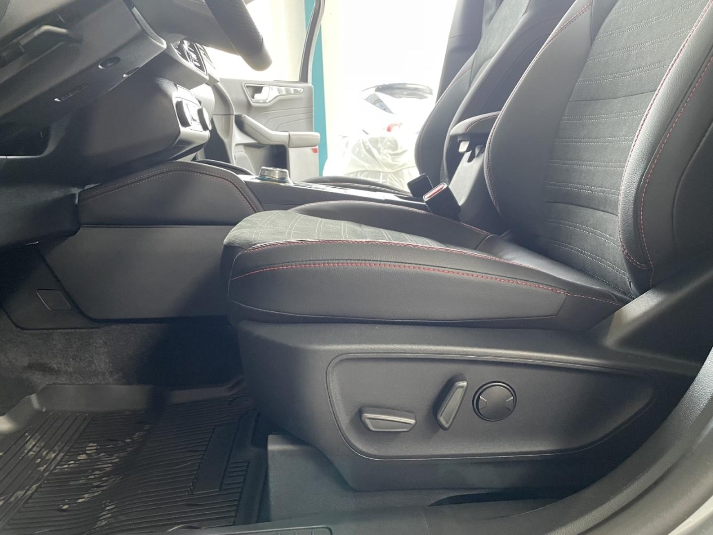 Ford Kuga Plug in Hybrid ST Line X