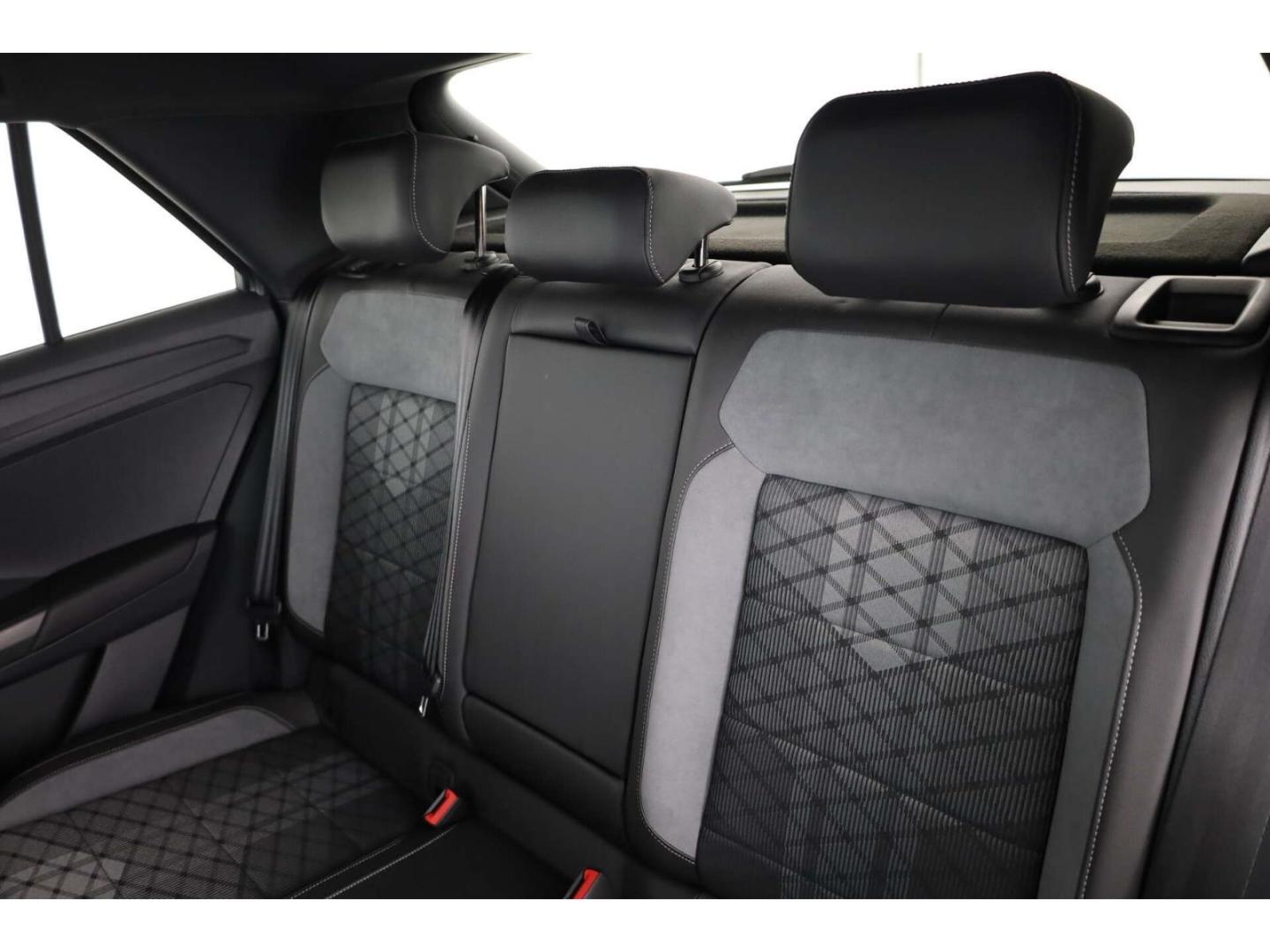 Volkswagen T-Roc 1.5 TSI DSG R-Line