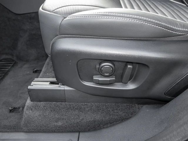 Land Rover Discovery D300 Dynamic HSE