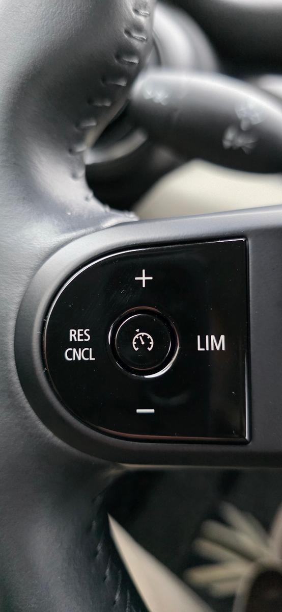 MINI Cooper Resolute Edition 1-Hand LED 2.J-Garantie