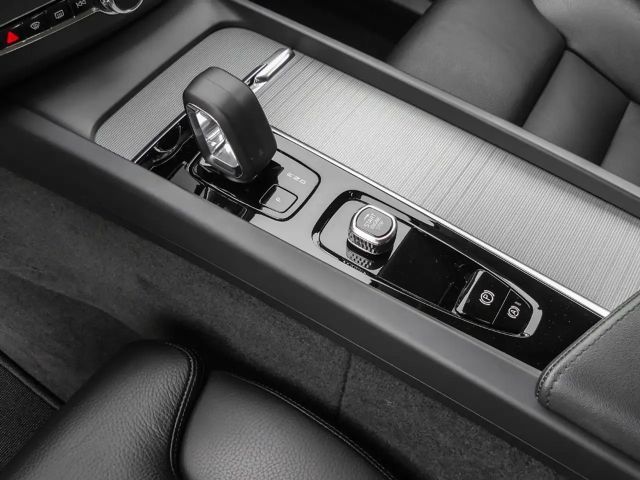 Volvo XC60 Dark Plus