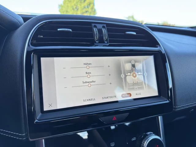 Jaguar XE AWD D200 R-Dynamic S