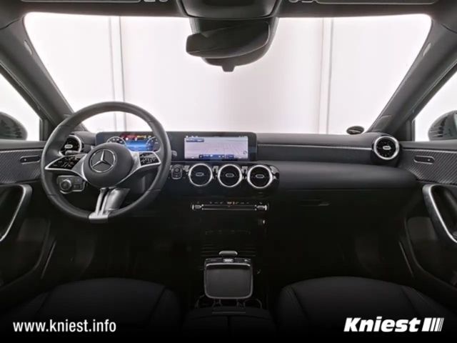 Mercedes-Benz A 180 Hatchback Progressive