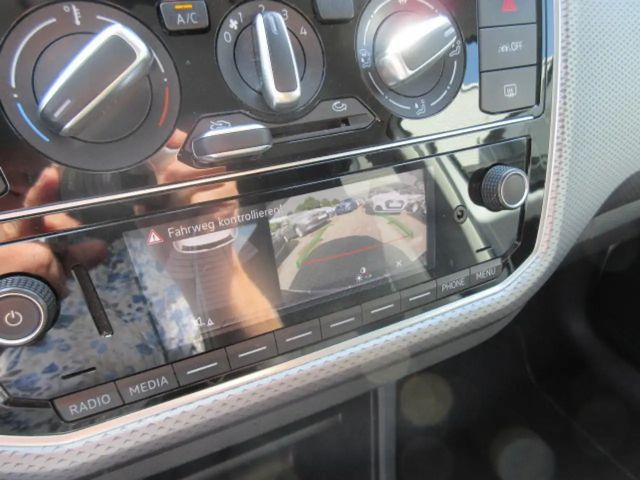 Volkswagen up! Active