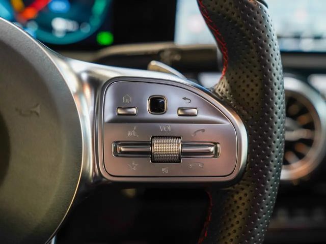 Mercedes-Benz A 250 A 250 e AMG Line