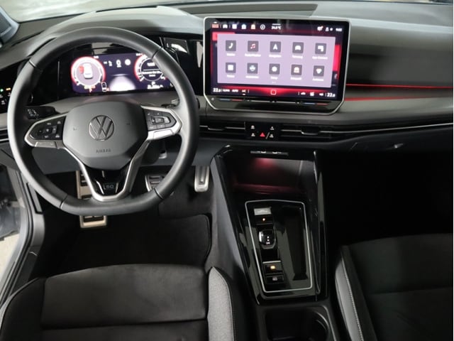 Volkswagen Golf 1.5 eTSI DSG Golf VIII