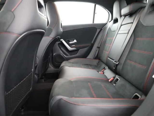 Mercedes-Benz A 180 AMG Line