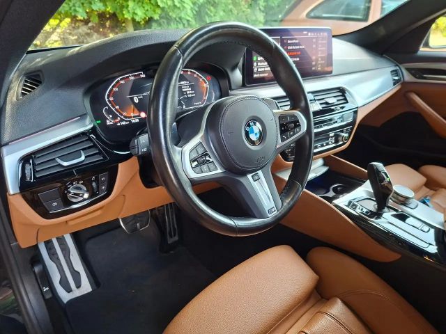 BMW 530 530d M-Sport Touring xDrive