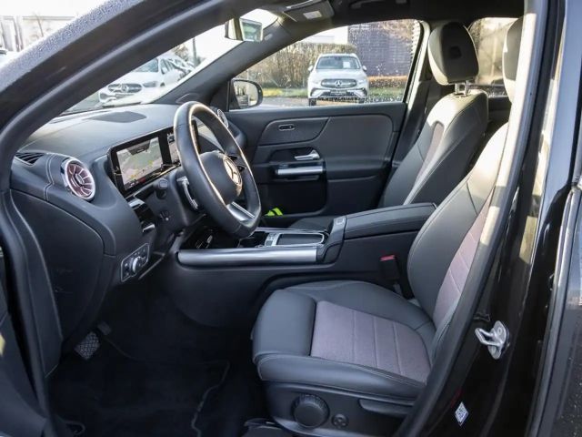 Mercedes-Benz EQA 300 4MATIC Electric Art