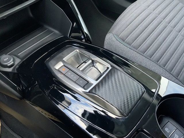 Peugeot E-2008 Style