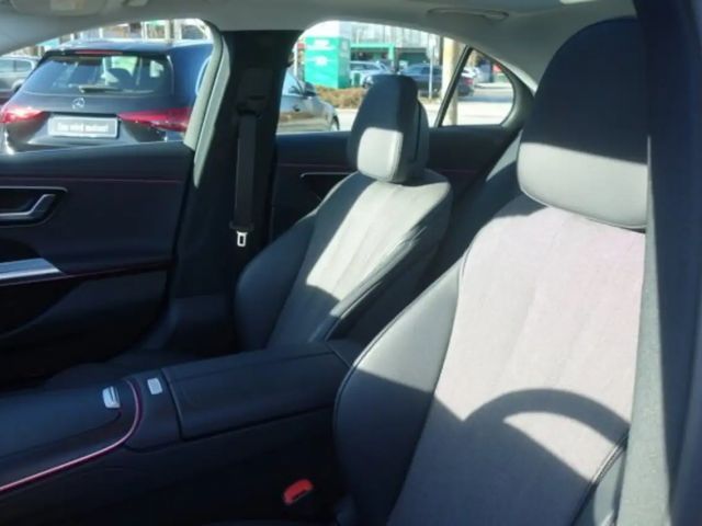 Mercedes-Benz E 220 AVANTGARDE E 220 d Sedan