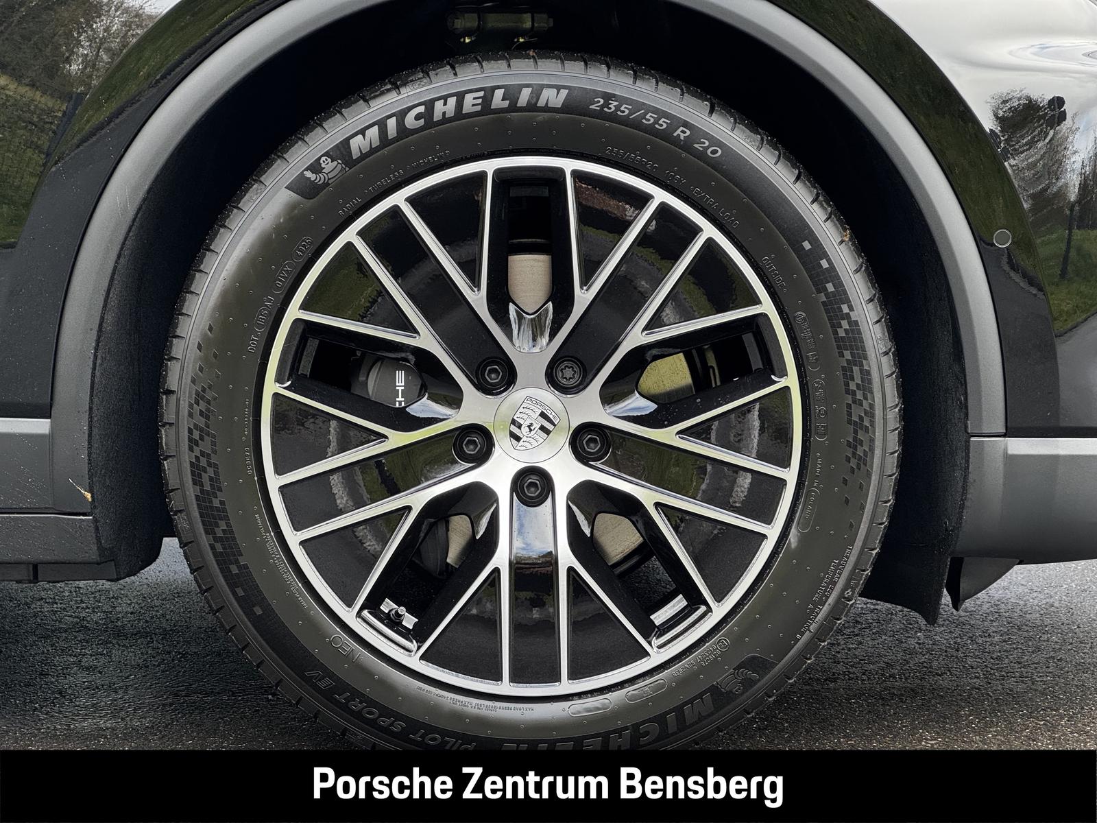 Porsche Macan Electric