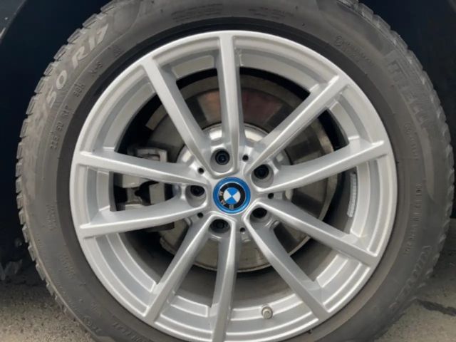 BMW 330 330e M-Sport