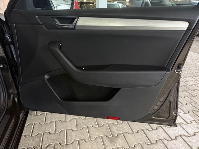 Skoda Superb 1.5 TSI Ambition Combi