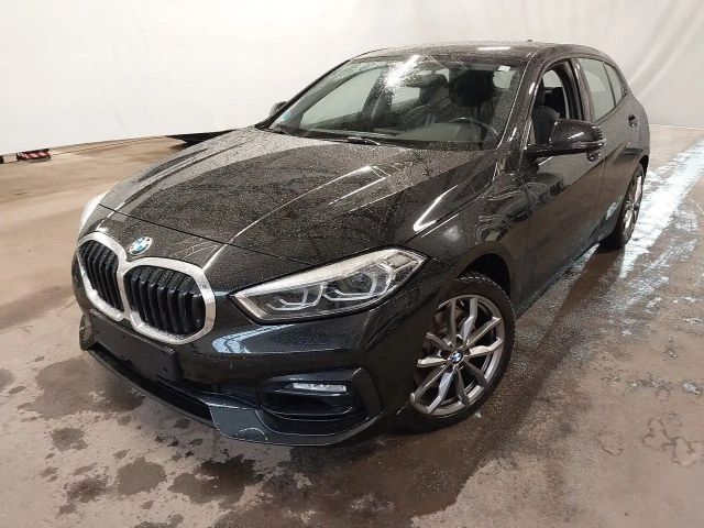 BMW 120 120i Sedan Sport Line