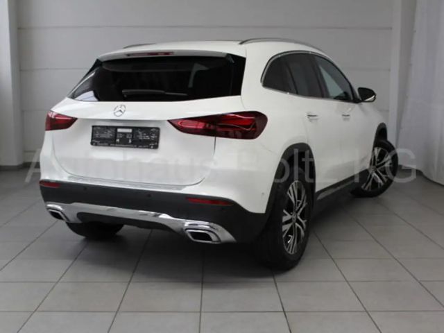 Mercedes-Benz GLA 180 Progressive