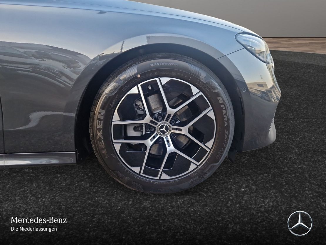 Mercedes-Benz E 200 AVANTGARDE Sedan