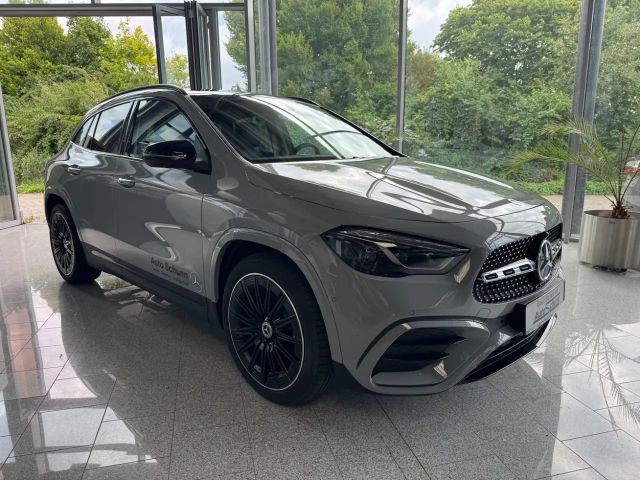 Mercedes-Benz GLA 200 AMG Line