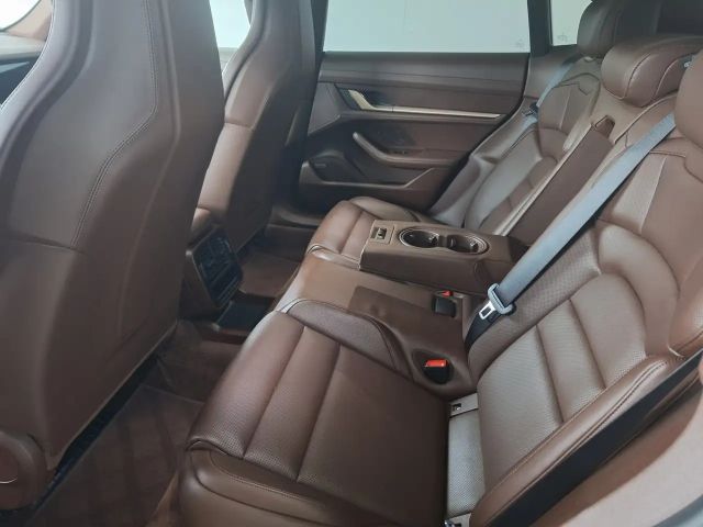 Porsche Taycan 4 Cross Turismo