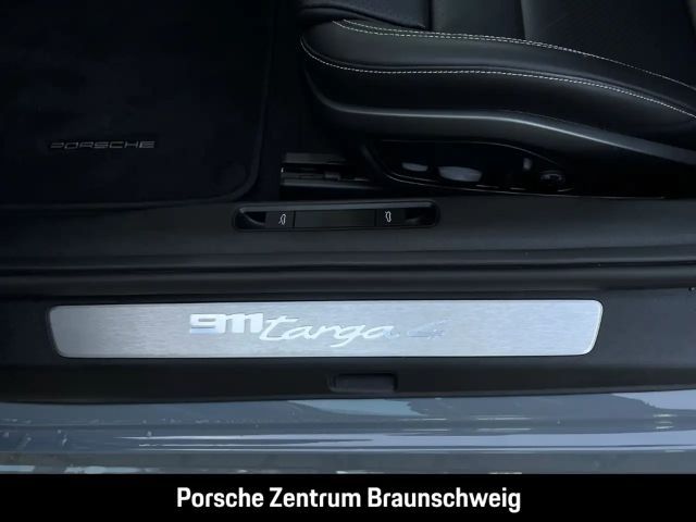 Porsche 992 4 Coupé Targa